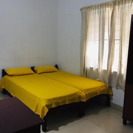 Hebron Inn Kochi Extérieur photo