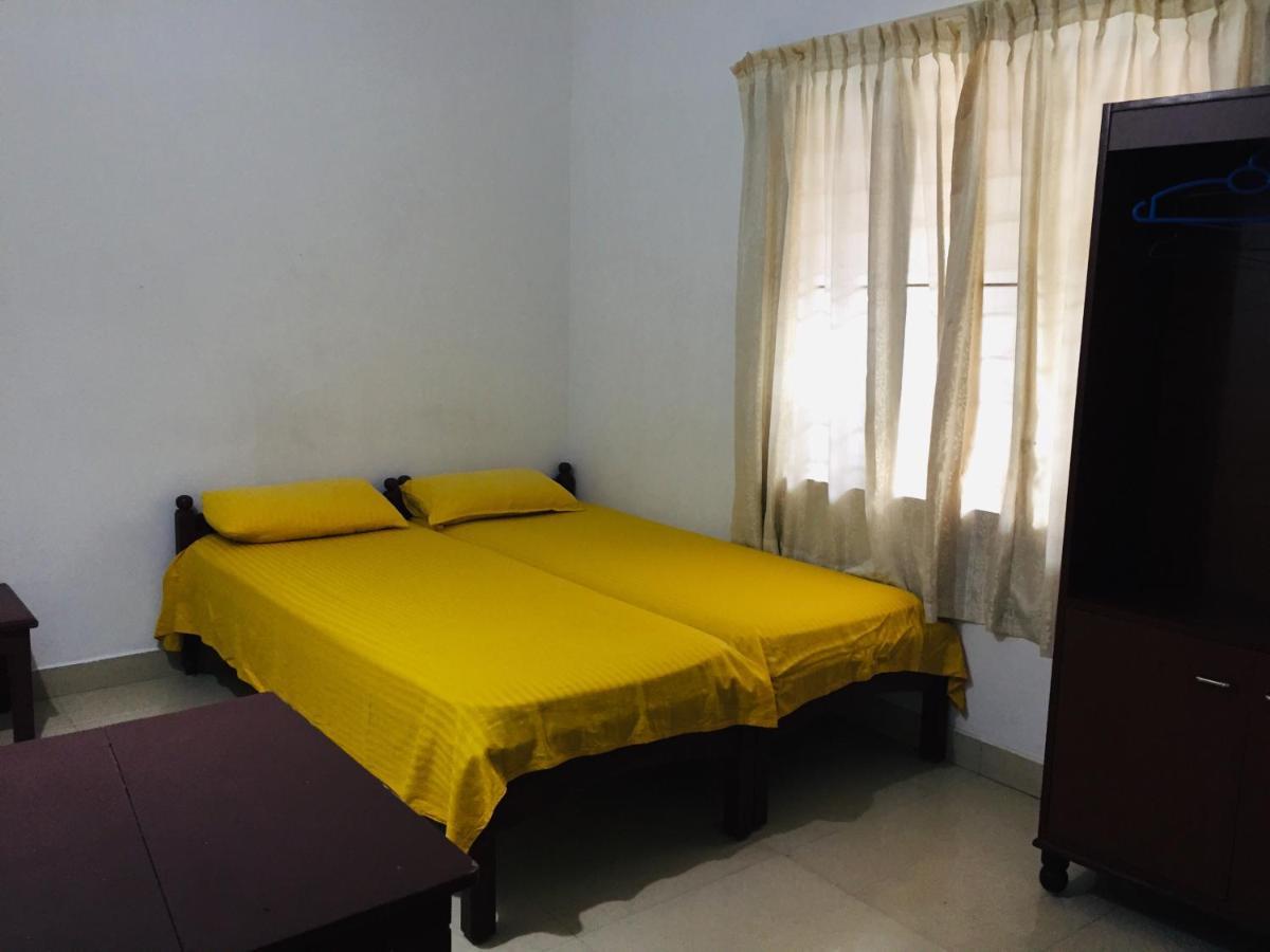 Hebron Inn Kochi Extérieur photo