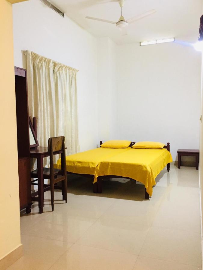 Hebron Inn Kochi Extérieur photo