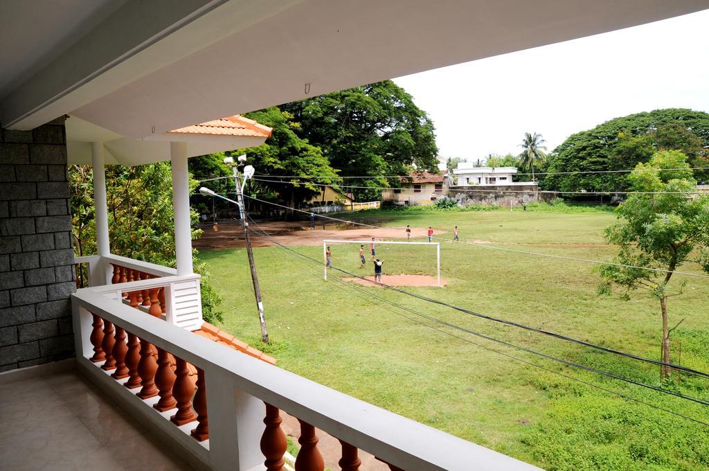 Hebron Inn Kochi Extérieur photo