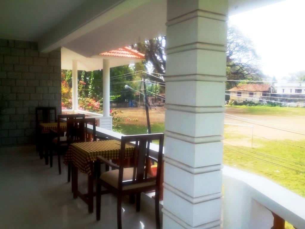 Hebron Inn Kochi Extérieur photo